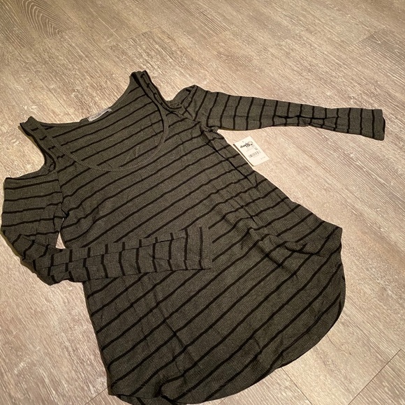 Long sleeve top - Picture 3 of 4